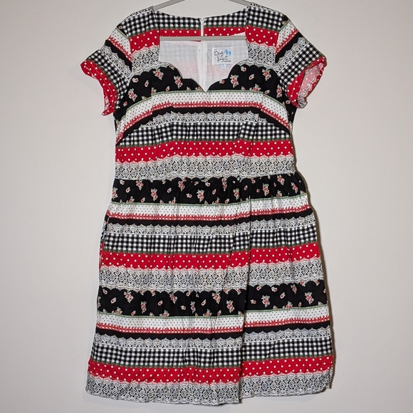Mod Cloth Bea & Dot Cottage Core Dress Black Red Scalloped Neckline Mix Print 1X - Picture 1 of 7